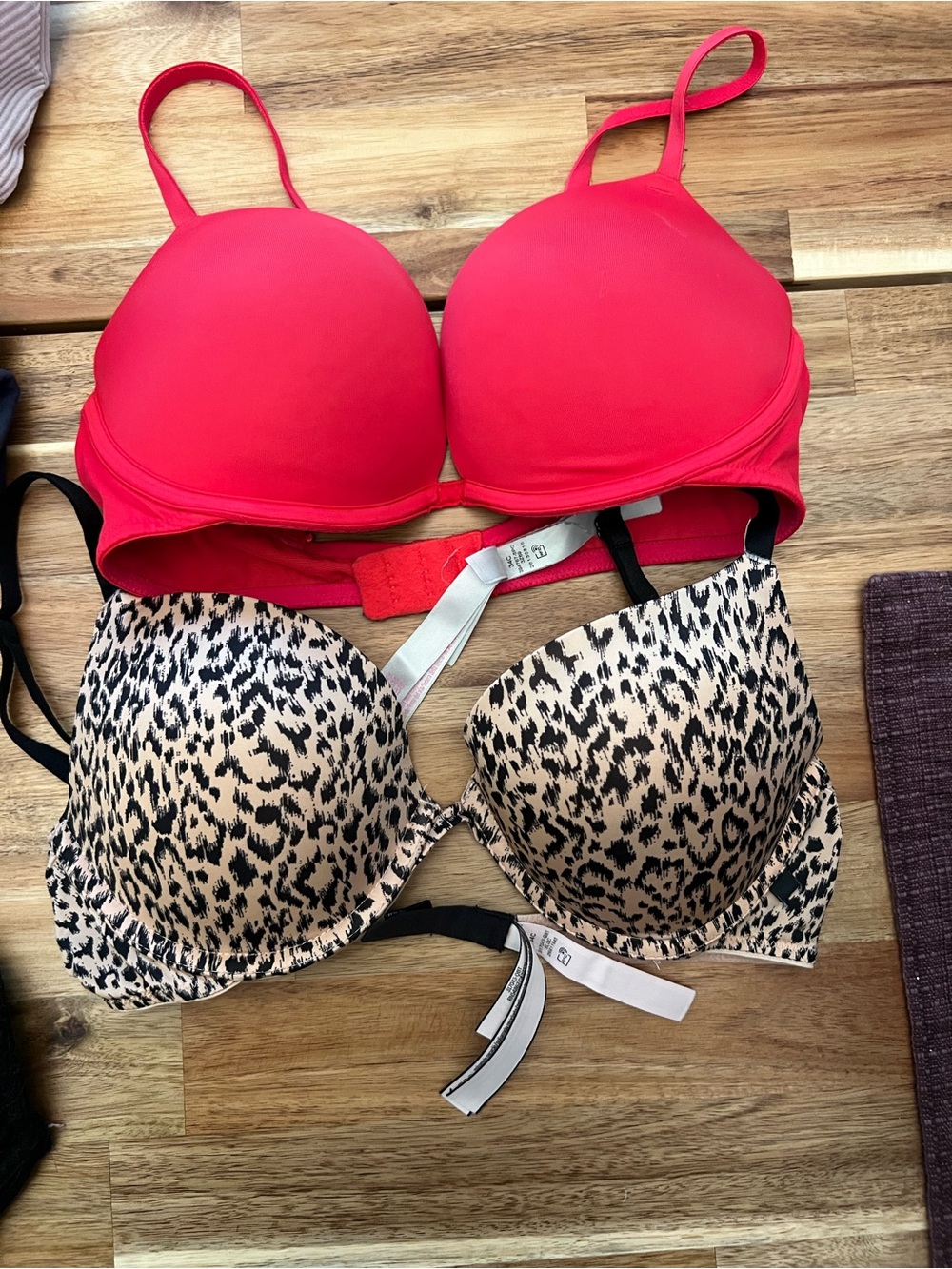 2 pack Victoria Secret push up bra
